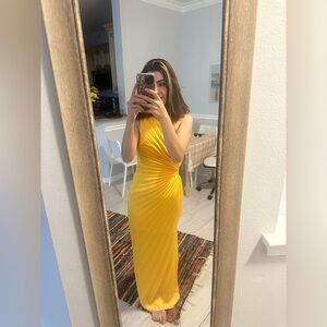 I received a gift.I've never worn it.I have a lot of dressesI'm 1.65 cm.53 kilos